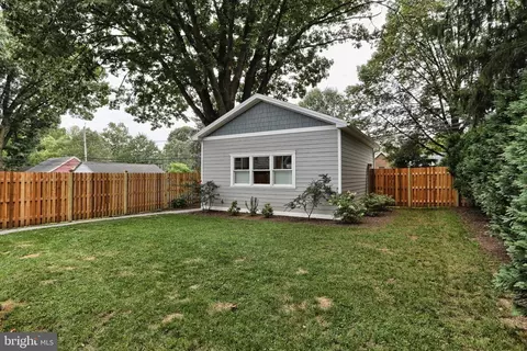Exterior - 245 Maple Ave, Hershey, PA 17033 photo 6 of 7