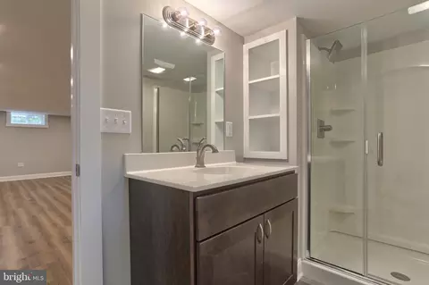 Bath - 245 Maple Ave, Hershey, PA 17033 photo 5 of 5
