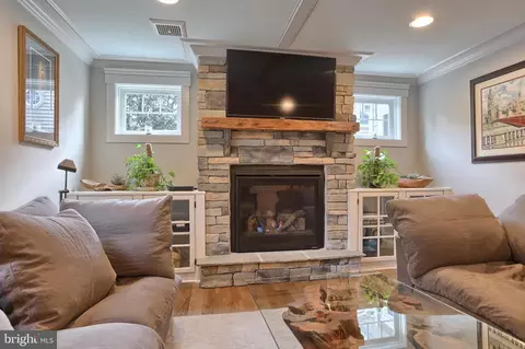 Living - 245 Maple Ave, Hershey, PA 17033 photo 2 of 4