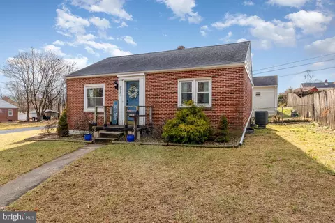 6381 Somerset St, Harrisburg, PA 17111