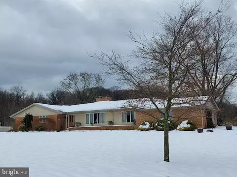 6530 Parkway E, Harrisburg, PA 17112