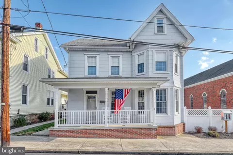 145 East St, Williamstown, PA 17098