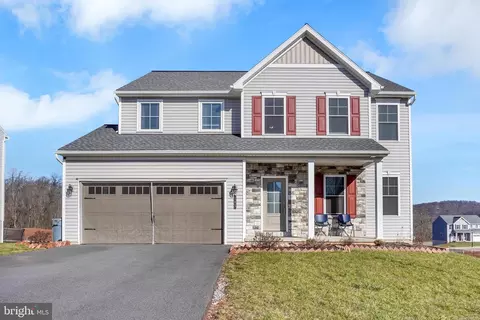 185 Magnolia Dr, Middletown, PA 17057
