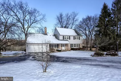 4700 Hunt Cir, Harrisburg, PA 17112