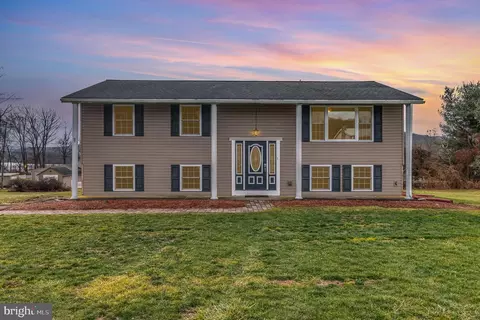 102 Pawnee Ln, Halifax, PA 17032