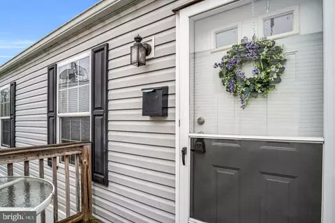 24 Arrow Rd, Harrisburg, PA 17109