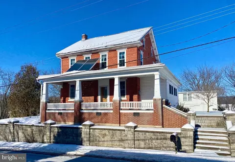 9226 Jonestown Rd, Grantville, PA 17028
