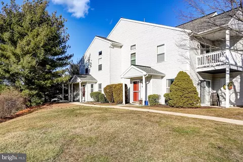 5803 G Hidden Lake Dr, Harrisburg, PA 17111