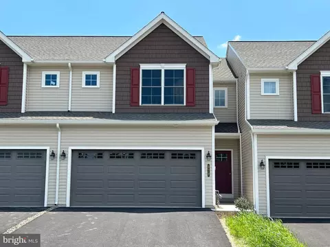 272 Sage Blvd, Middletown, PA 17057