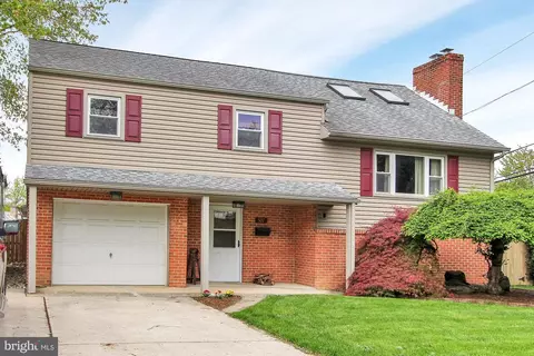 507 Roxbury Dr, Harrisburg, PA 17112