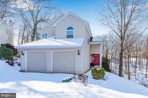 1026 Oak Knoll Dr, Harrisburg, PA 17111