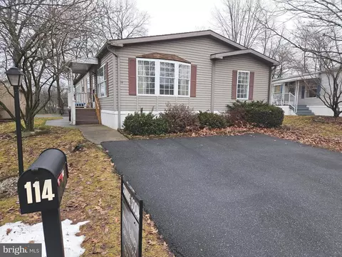 114 Barnwood Pl, Harrisburg, PA 17112