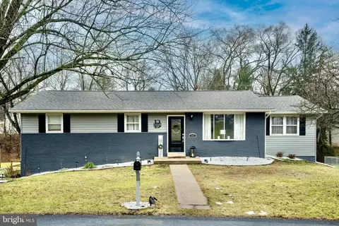 4909 Harman Dr, Harrisburg, PA 17112