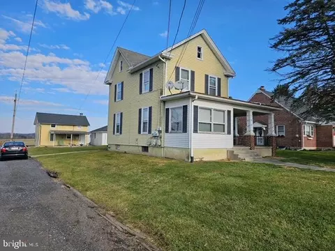 1403 E Derry Rd, Hershey, PA 17033 photo 2