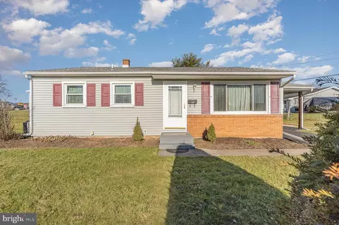 100 Nissley Dr, Middletown, PA 17057