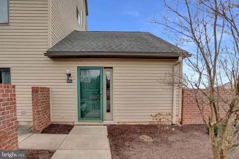 816 Cherrington Dr, Harrisburg, PA 17110