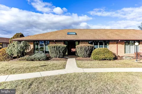 3852 N Sarayo Cir, Harrisburg, PA 17110