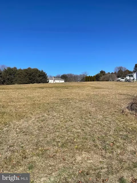 12 Hilltop Rd, Halifax, PA 17032