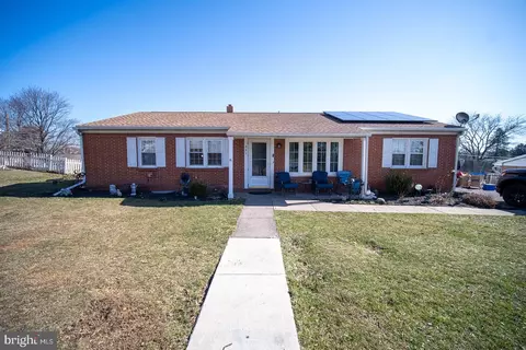 641 Colleen Dr, Harrisburg, PA 17109