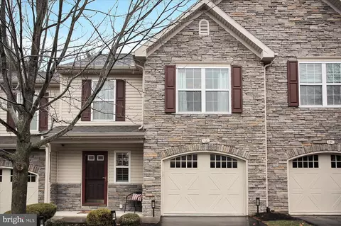 102 Needlewood Dr, Harrisburg, PA 17112
