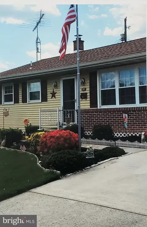 10 Sara St, Middletown, PA 17057