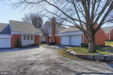 12 Spring Creek Mnr, Hershey, PA 17033