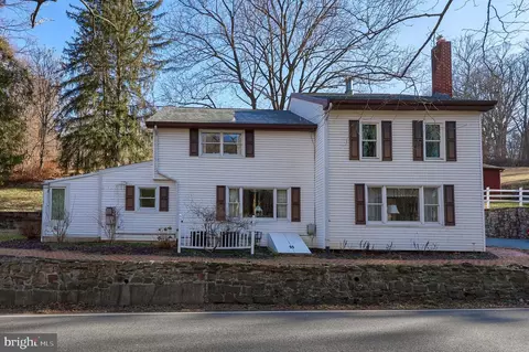 571 Bullfrog Valley Rd, Hummelstown, PA 17036