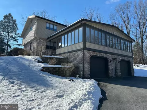 41 Hillymede Dr, Hummelstown, PA 17036