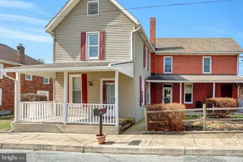 20 S 2nd St, Halifax, PA 17032
