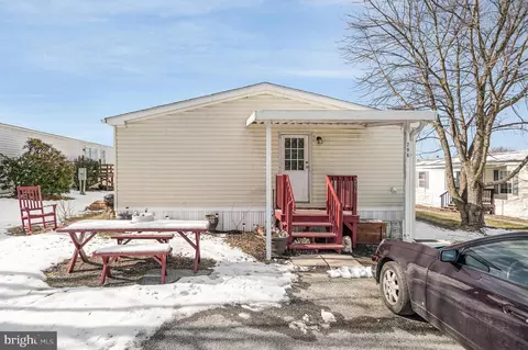296 Dallas Dr, Grantville, PA 17028