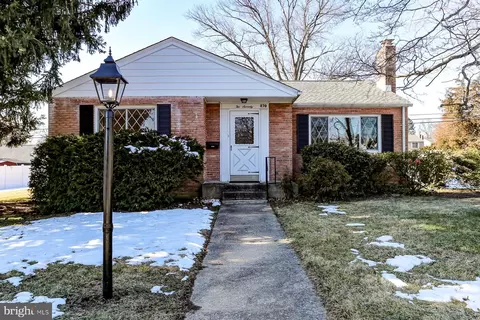 270 Rosewood Ln, Harrisburg, PA 17111