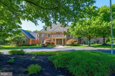 6045 Lyters Ln, Harrisburg, PA 17111
