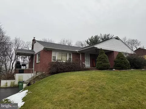 16 Arwin Dr, Hummelstown, PA 17036