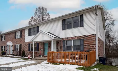 1834 Lakeside Dr, Middletown, PA 17057