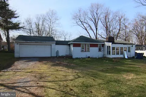 29 Wayne Ave, Middletown, PA 17057