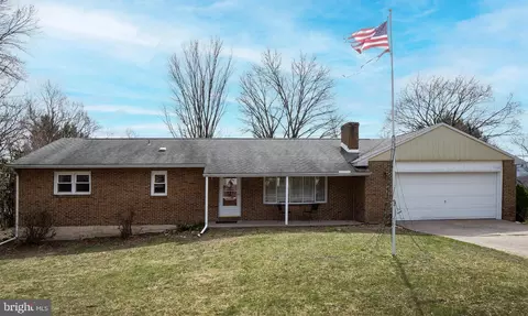 806 Mountain Rd, Dauphin, PA 17018
