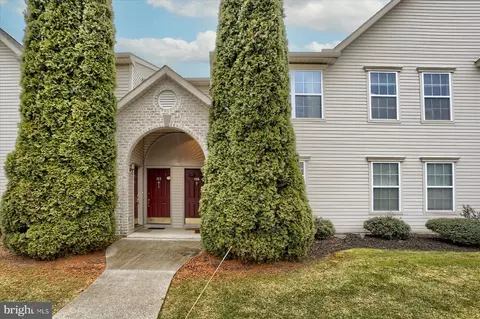 106 Hiddenwood Dr, Harrisburg, PA 17110