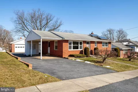 107 Brunner St, Hummelstown, PA 17036