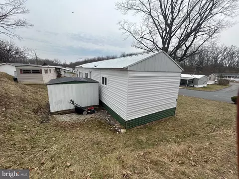 1 Sunrise Dr, Hershey, PA 17033 photo 8