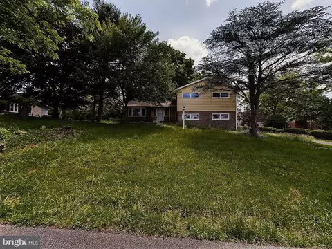 2213 Dover Rd, Harrisburg, PA 17112