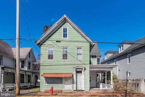 23 W Main St, Elizabethville, PA 17023