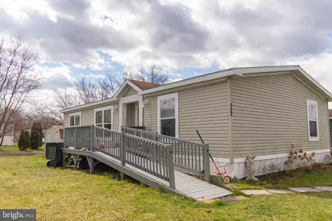 122 Decatur Dr, Grantville, PA 17028