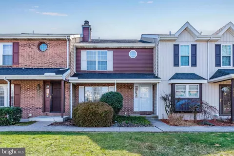 5441 Autumn Dr, Harrisburg, PA 17111