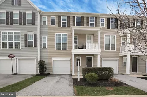 551 Fawn Ln, Hummelstown, PA 17036
