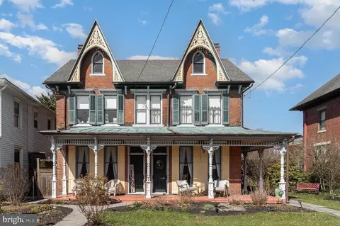 306 W Main St, Hummelstown, PA 17036