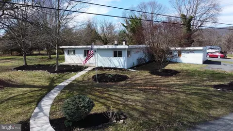1006 Kathryn Ave, Dauphin, PA 17018