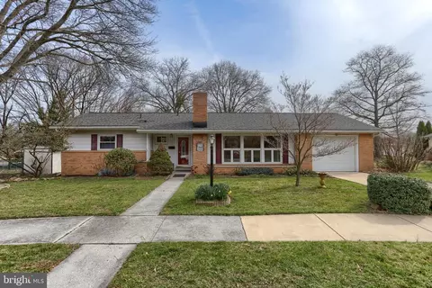 404 Redwood St, Harrisburg, PA 17109