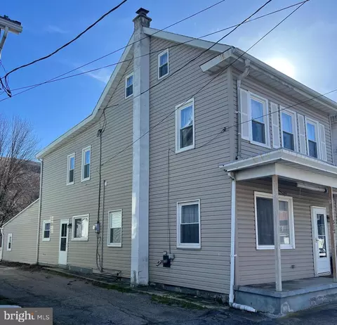 512 S 2nd St, Lykens, PA 17048