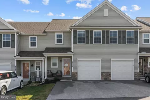 8119 Lenker Dr, Harrisburg, PA 17112