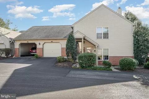 50 Sterling Ct, Hershey, PA 17033